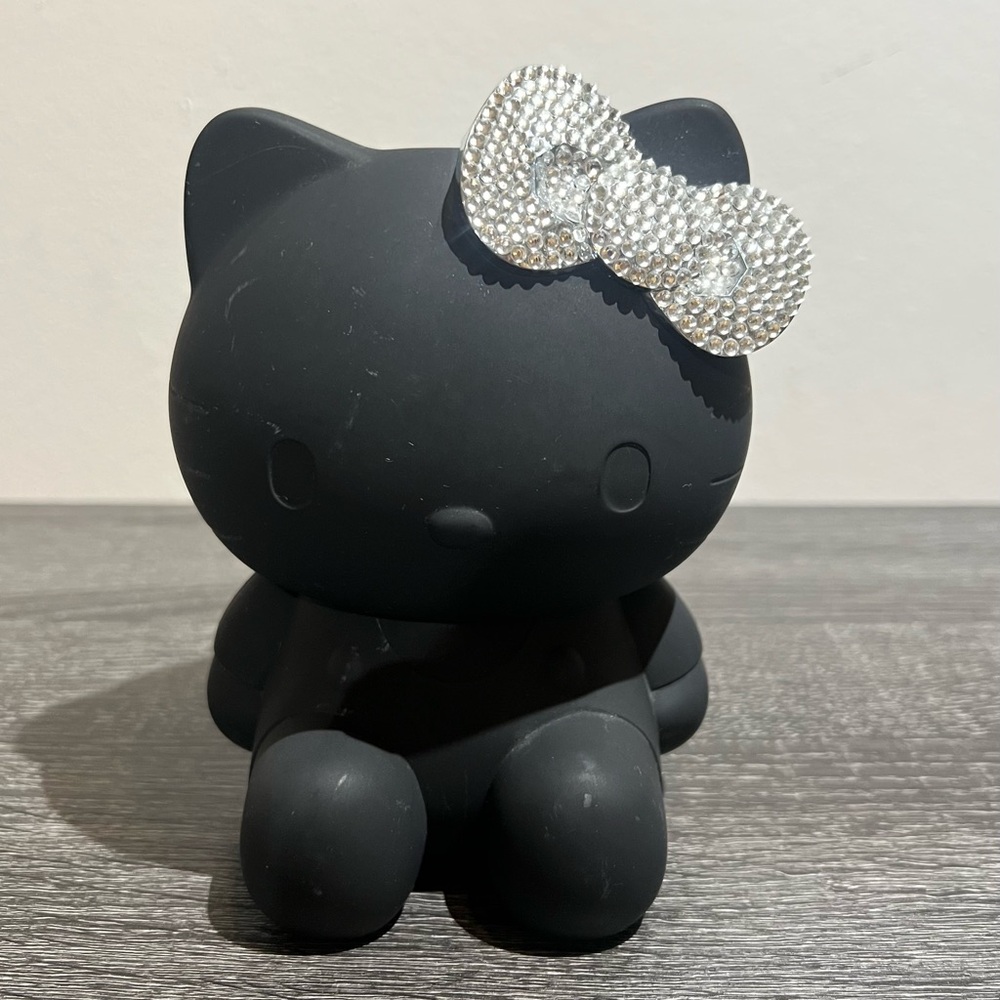 2011 Sephora x Hello Kitty brush container